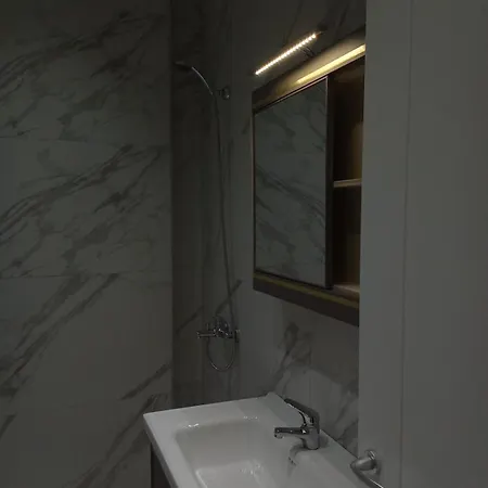 Luxury Close To The Apartment